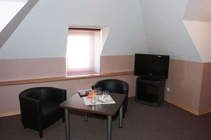 Room 13 of 31