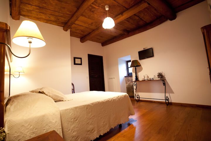 Room 4 of 37