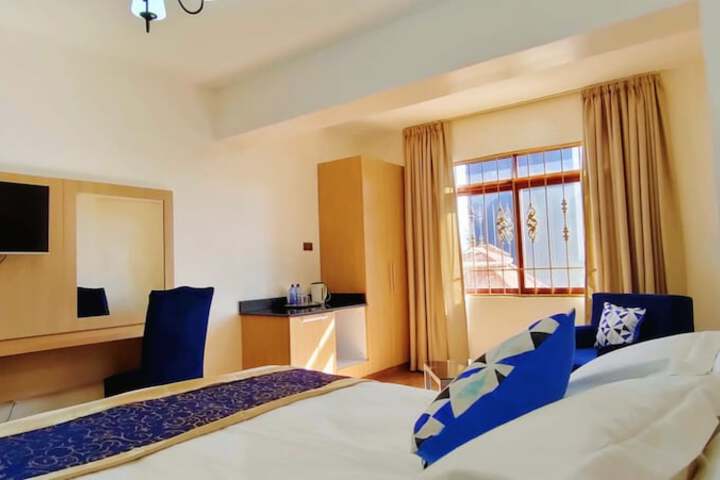 Room 6 of 20