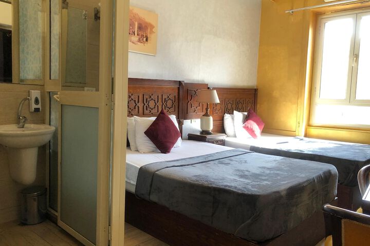 Room 25 of 114