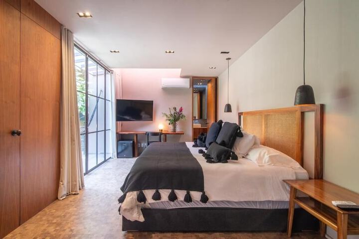 Room 3 of 10