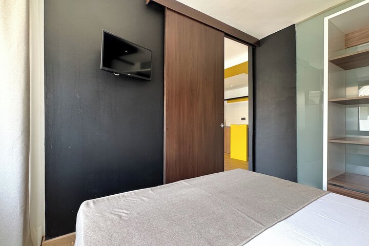 Room 51 of 97