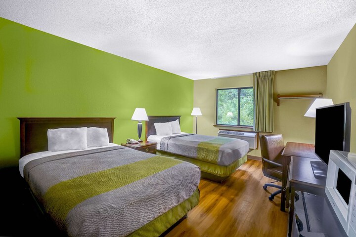 2 Double Beds (2 of 3)