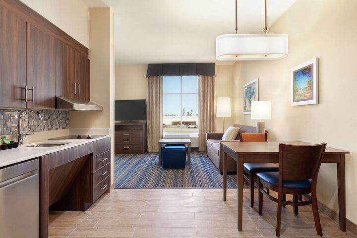 Room 13 of 36