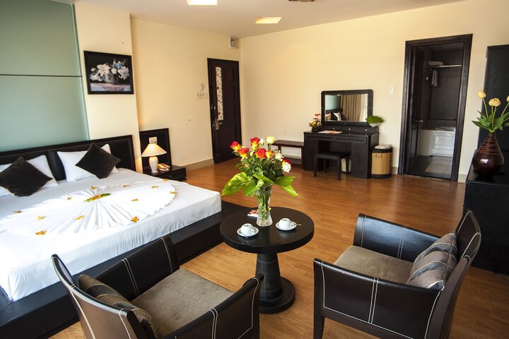 Room 10 of 141