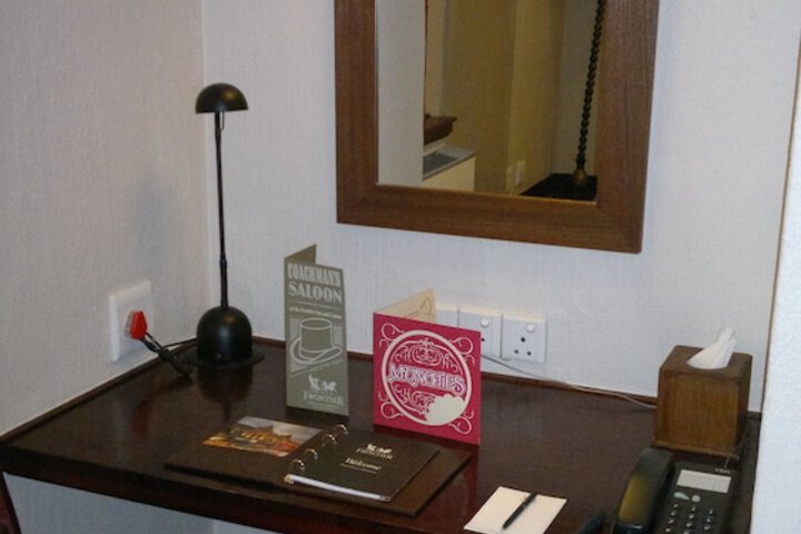 Room 6 of 43