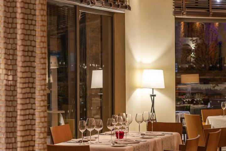 Dining 125 of 195
