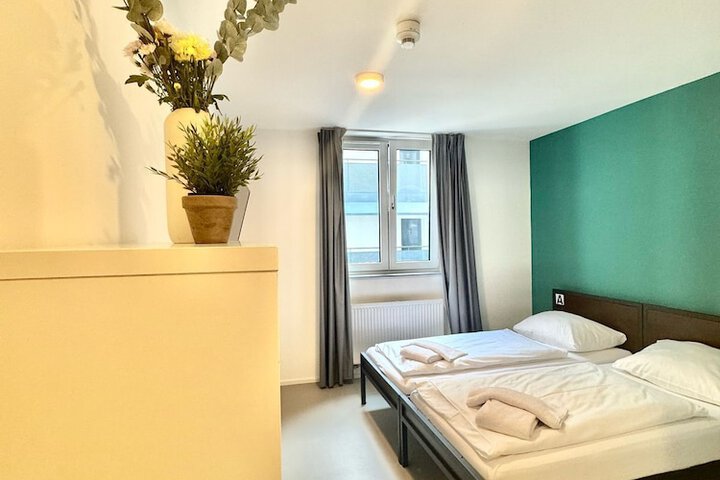 Room 8 of 72