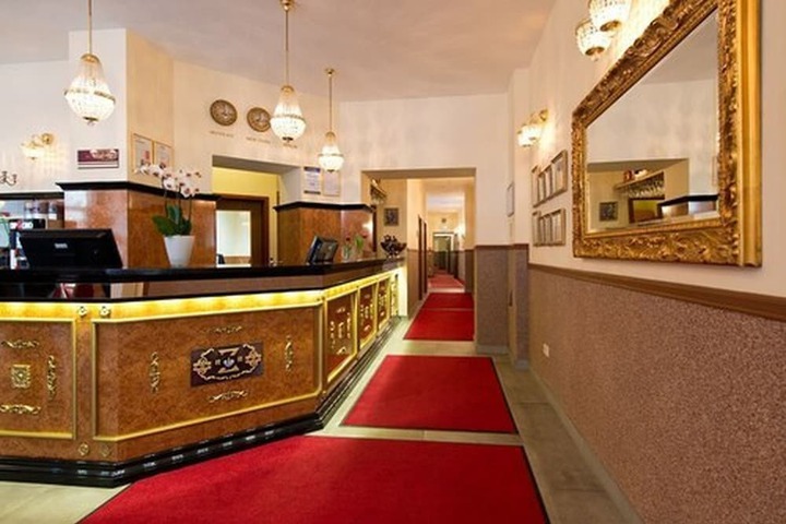 Entrance & Lobby