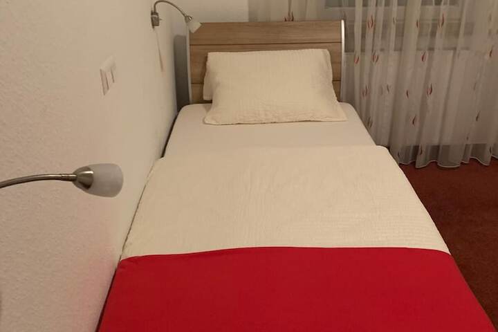 Room 21 of 49