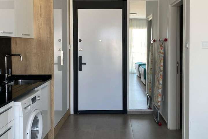 Room 4 of 25