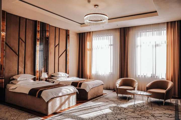 Room 6 of 34
