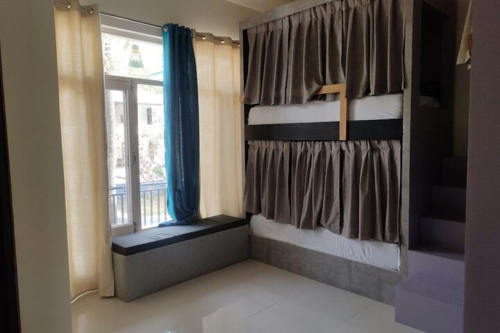 Room 14 of 34
