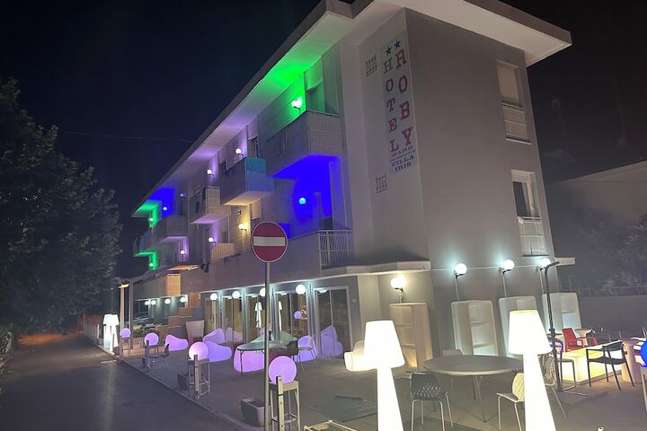 Hotel 4 of 10