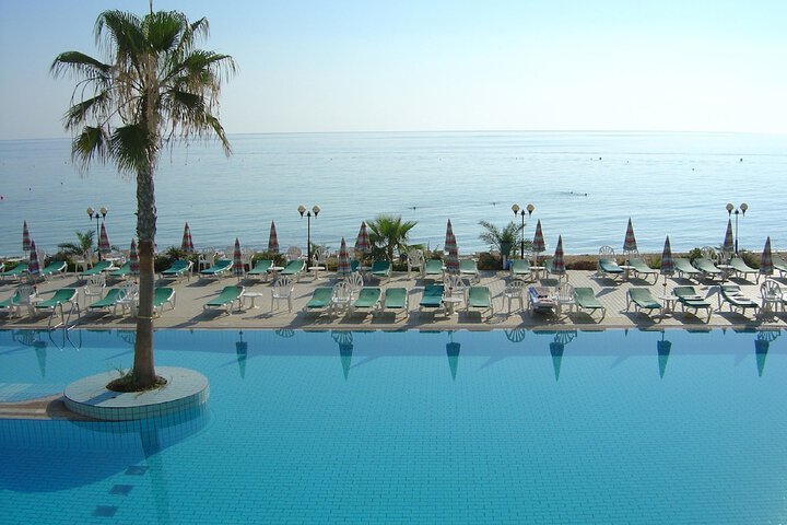 Pool 39 of 64