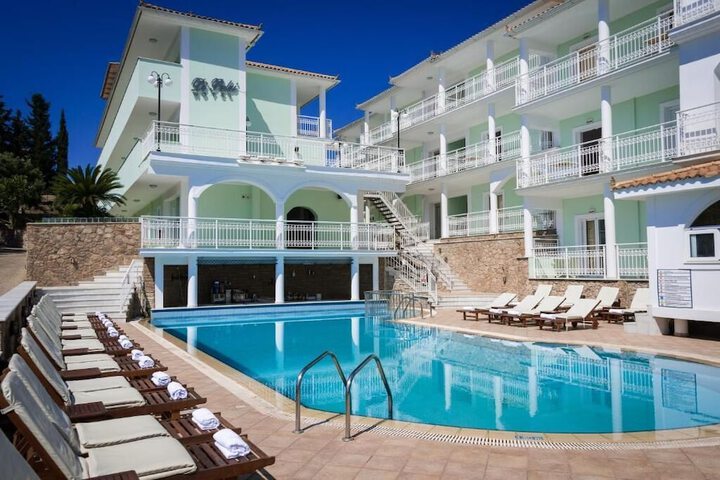 Pool 14 of 21