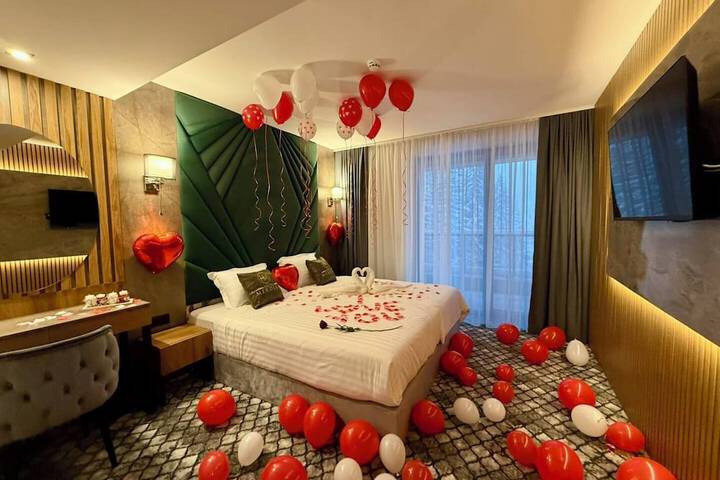 Room 18 of 37