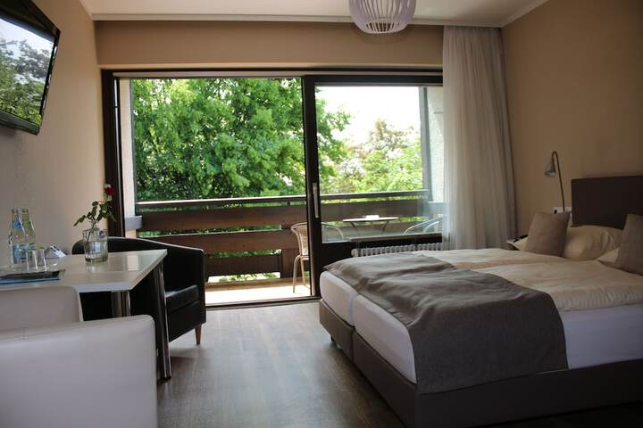 Room 13 of 40