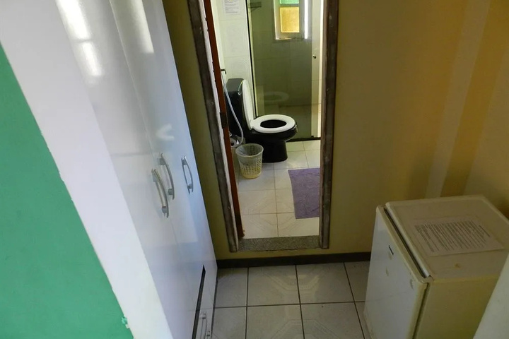 Room 7 of 27