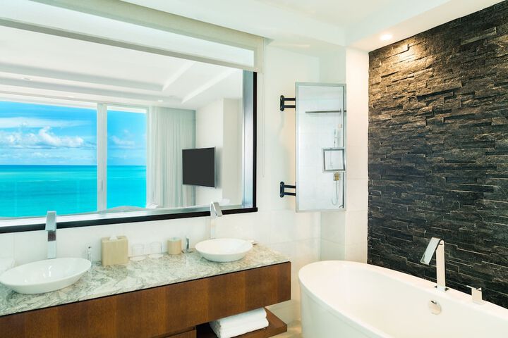 Room 51 of 76