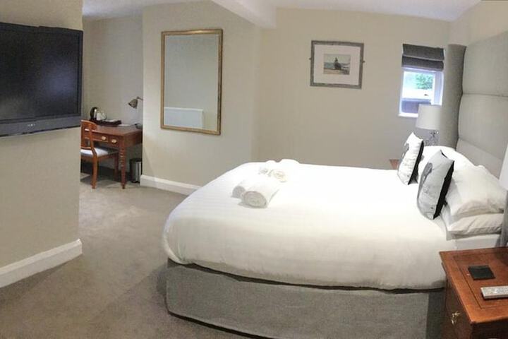 Room 7 of 15