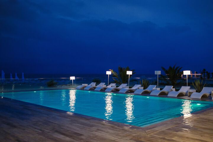 Pool 31 of 64