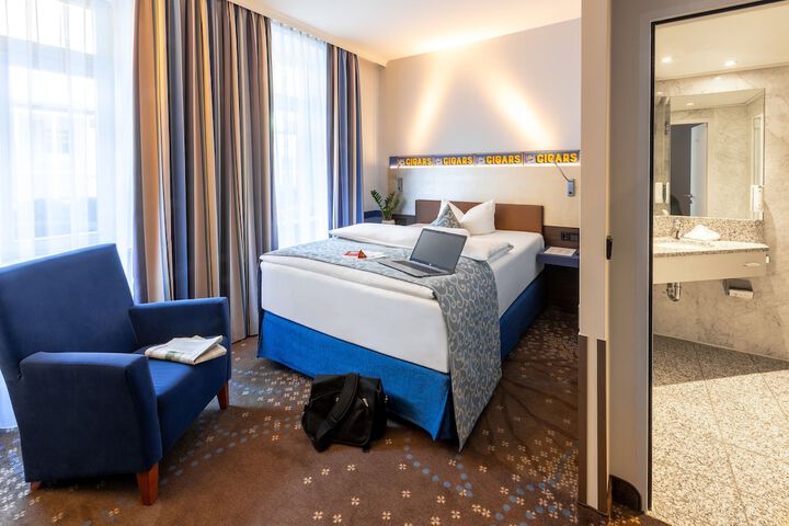 Room 4 of 117