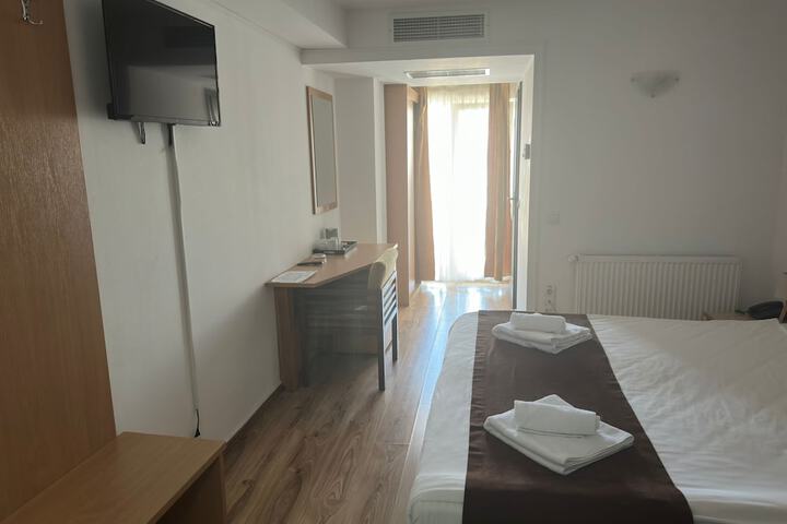 Room 54 of 83
