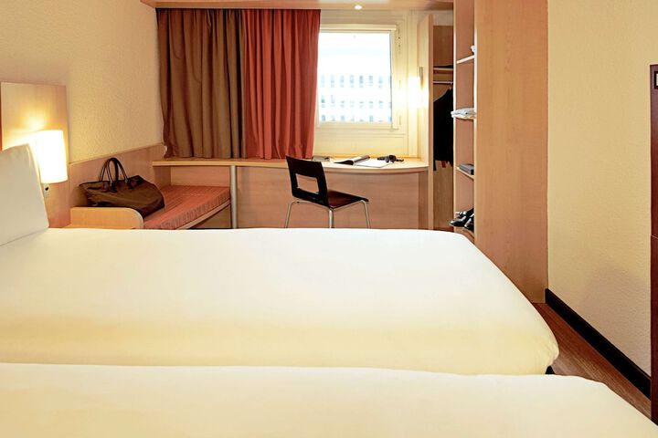Room 12 of 88