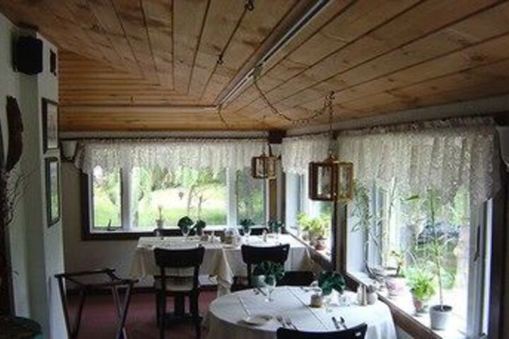 Dining 3 of 18