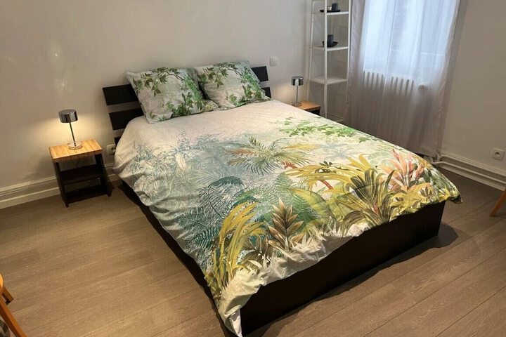 Room 2 of 27
