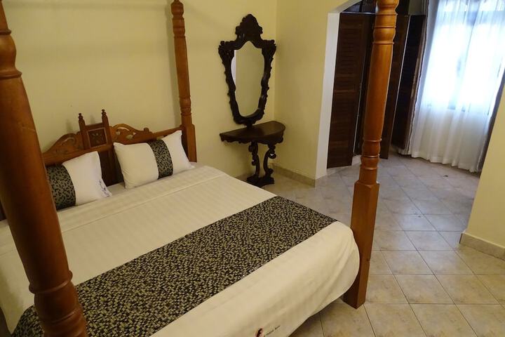 Room 20 of 104
