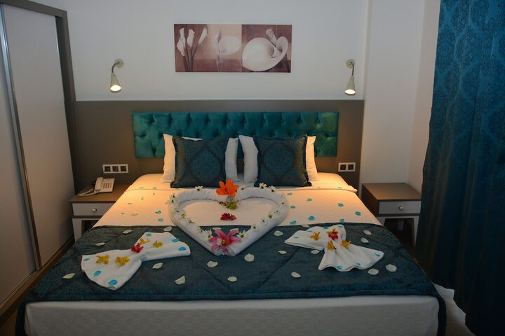Room 6 of 30