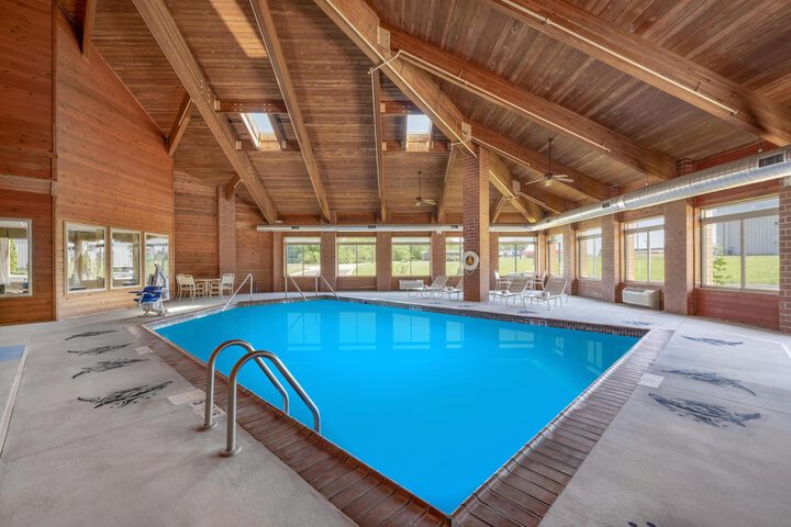 Pool image of Best Western Geneseo Inn