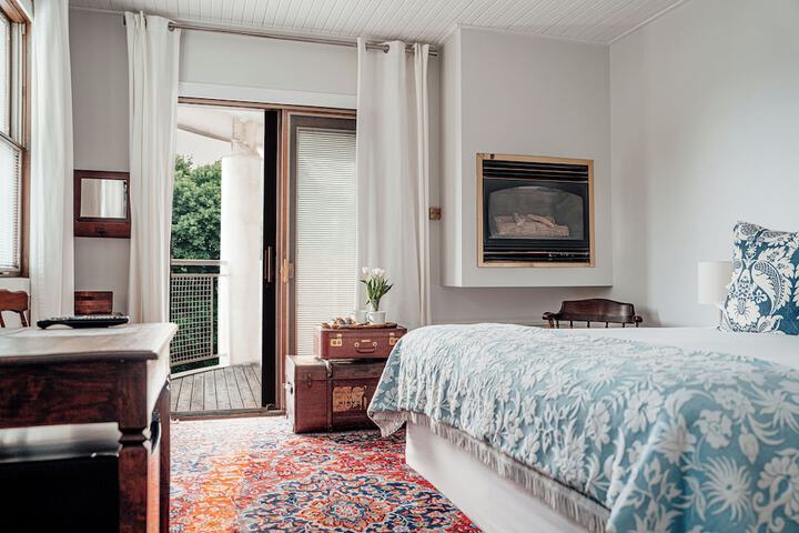 Room 8 of 68