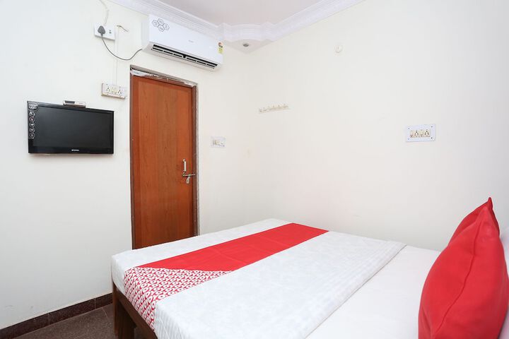 Room 15 of 19