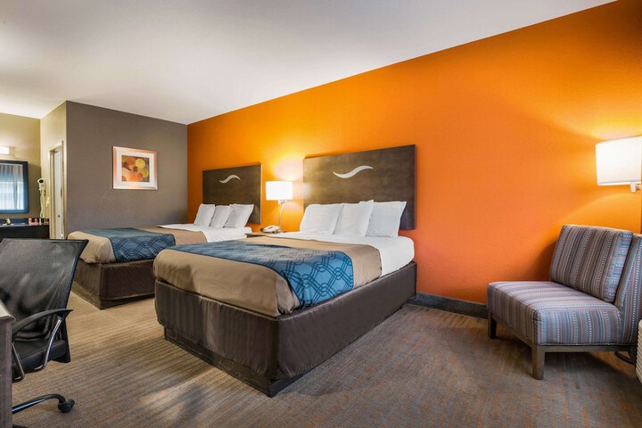2 Queen Beds (4 of 11)