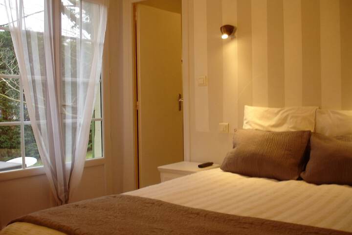 Room 5 of 50