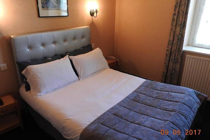 Room 7 of 47