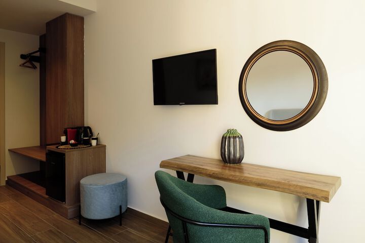 Room 10 of 81