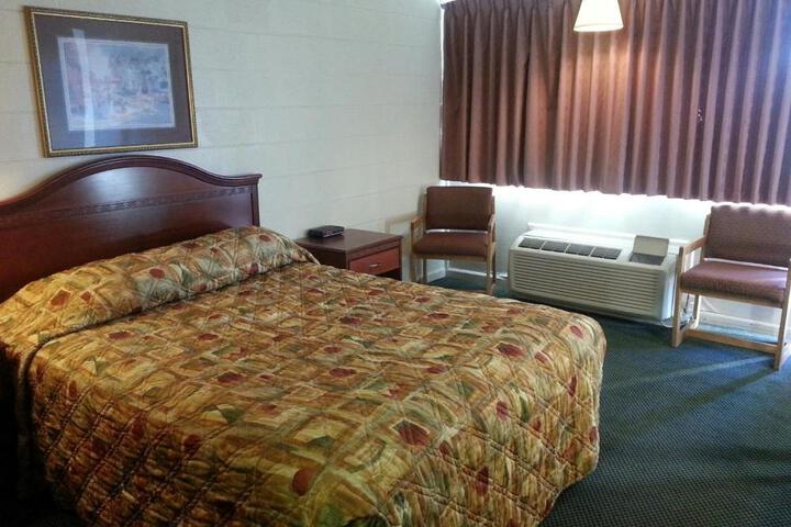2 Queen Beds (5 of 6)