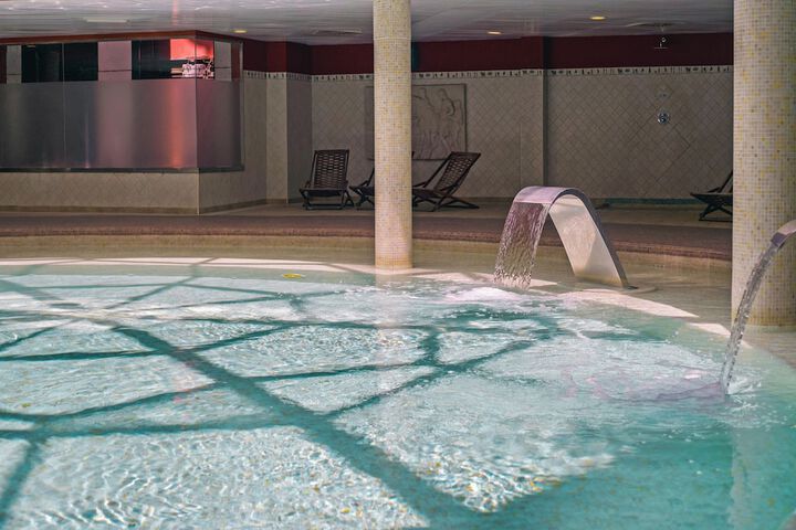 Pool Hotel