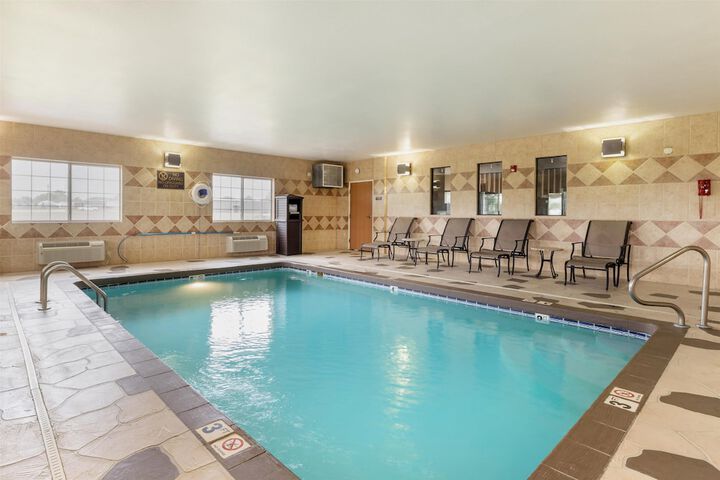 Pool Hotel