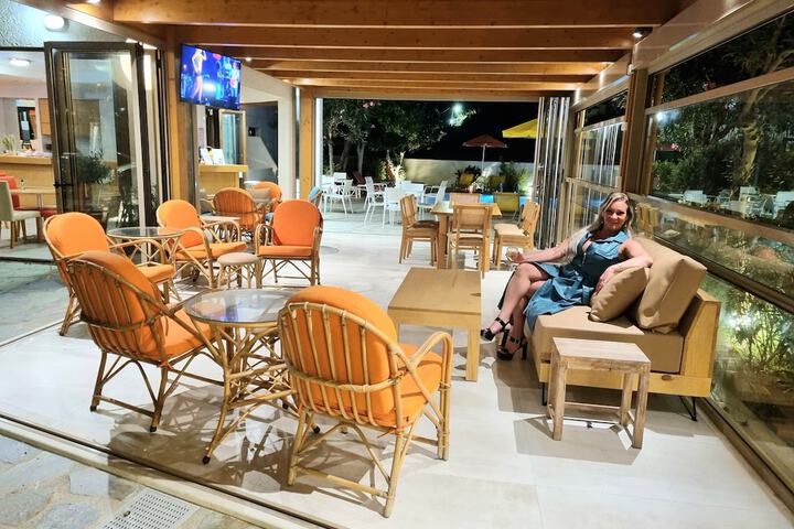 Guest Lobby