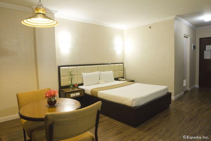 Room 12 of 26