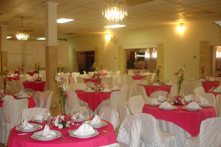 Ballroom/Hall 13 of 15