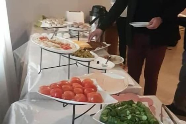 Dining 40 of 49
