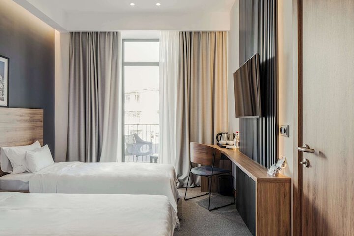 Room 13 of 92