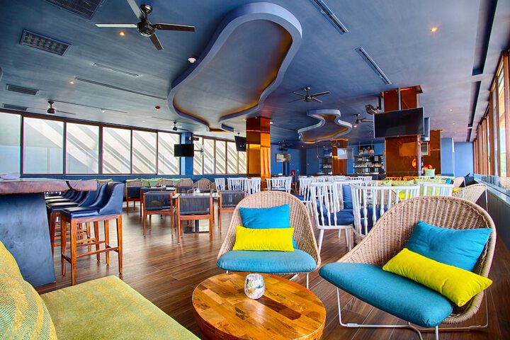 Lounge 481 of 599