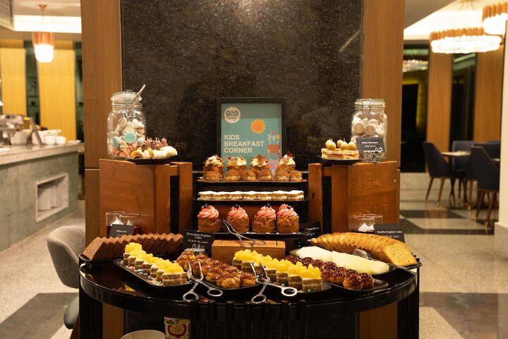 Breakfast/Coffee Service 40 of 57